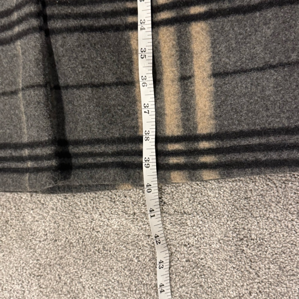 Vuori Plaid Coat in Gray and Cream - Picture 11 of 13